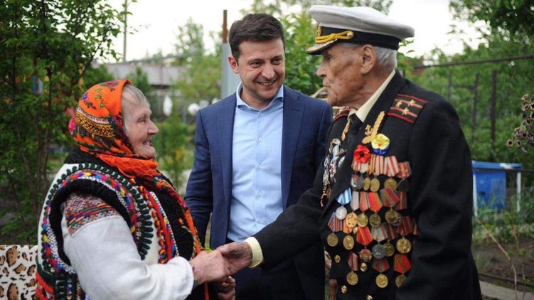 Зеленский День памяти и примирения отметил постом в