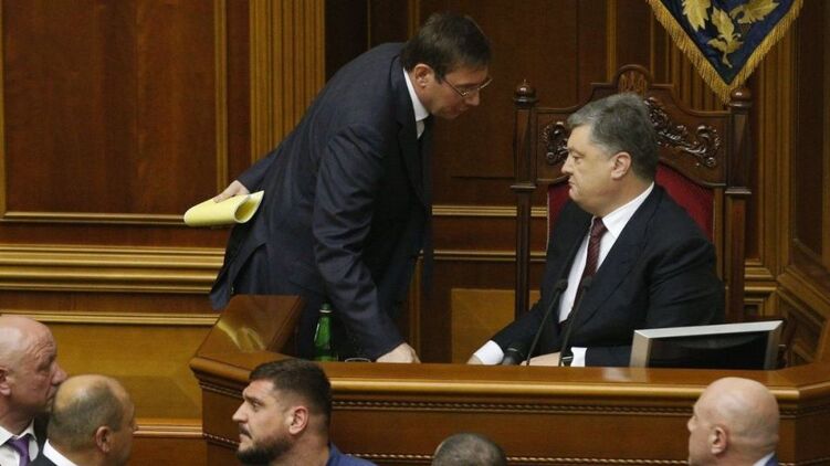 ГБР расследует дело против Петра Порошенко и Юрия Луценко по незаконному лишению украинского гражданства бывшего депутата Рады Андрея Артеменко. Фото: tsn.ua