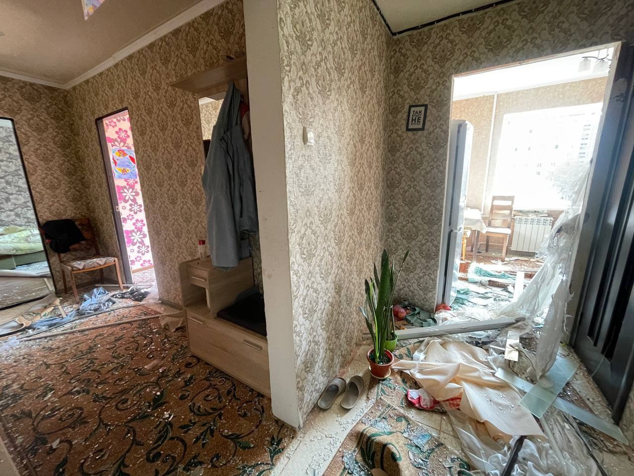 Последствия ракетного удара по жилому дому в Умани