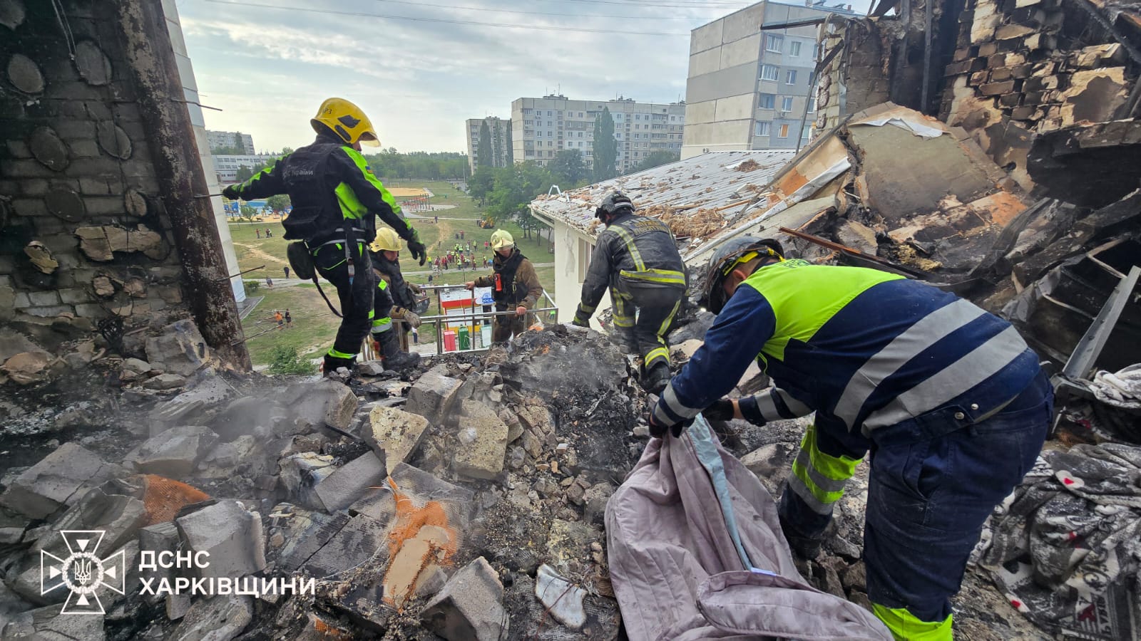 Фото рятувальна операція. Джерело - facebook.com/DSNS.GOV.UA